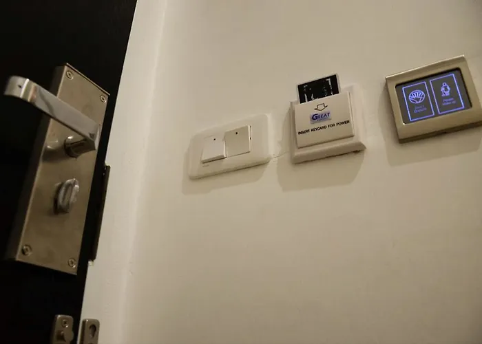 3 Howw At Sukhumvit 21 2* Бангкок
