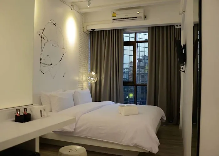 3 Howw At Sukhumvit 21 2*