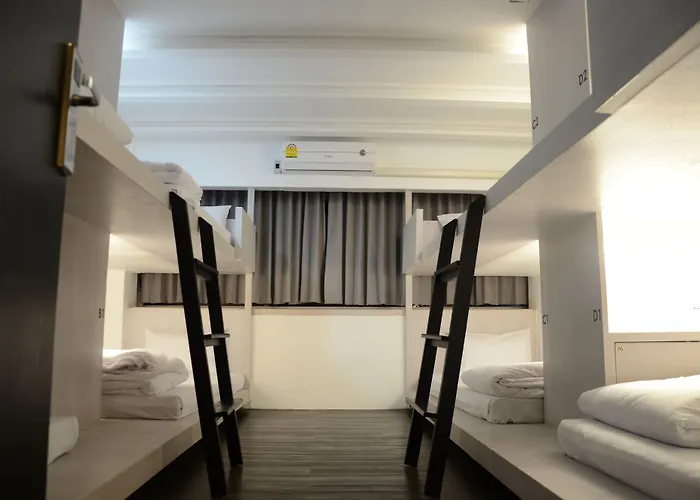 3 Howw At Sukhumvit 21 2* Бангкок