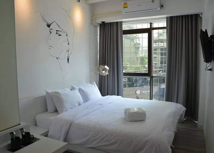 3 Howw At Sukhumvit 21 Отель Бангкок
